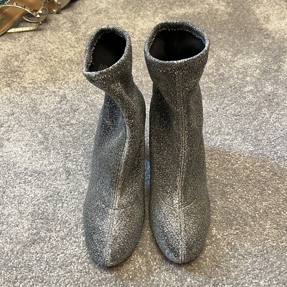 Michael Kors booties - Picture 2 of 4